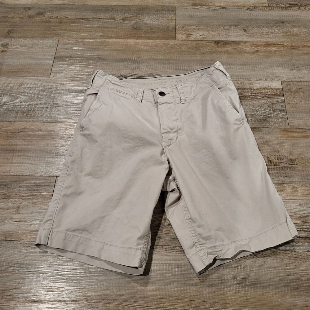 American Eagle Outfitters Classic Fit 7" Inseam Flat Front Shorts Men's Size 28